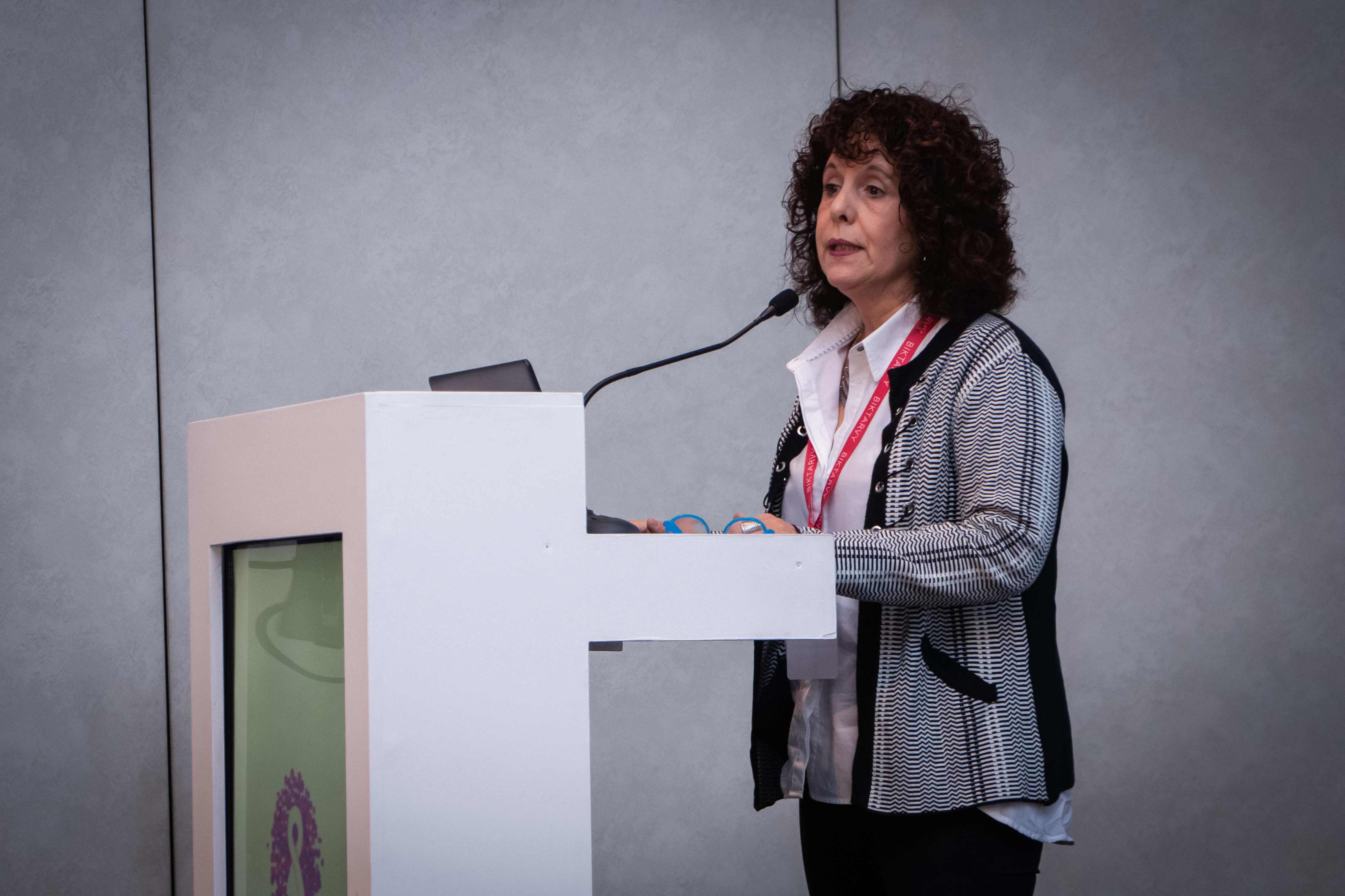 Susana Lloveras en el Simposio Científico Fundación Huésped 2019